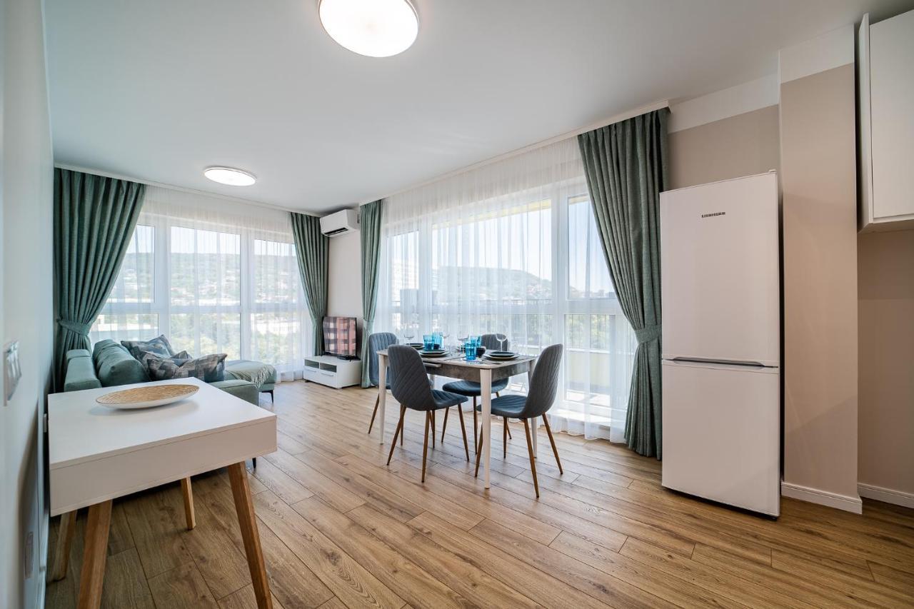 Appartement Sky Academic à Varna Extérieur photo